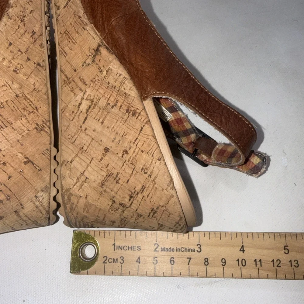 Crocs A Leigh Sandals Tan Brown Leather Cork Platform Wedge Shoes Women's Size 6